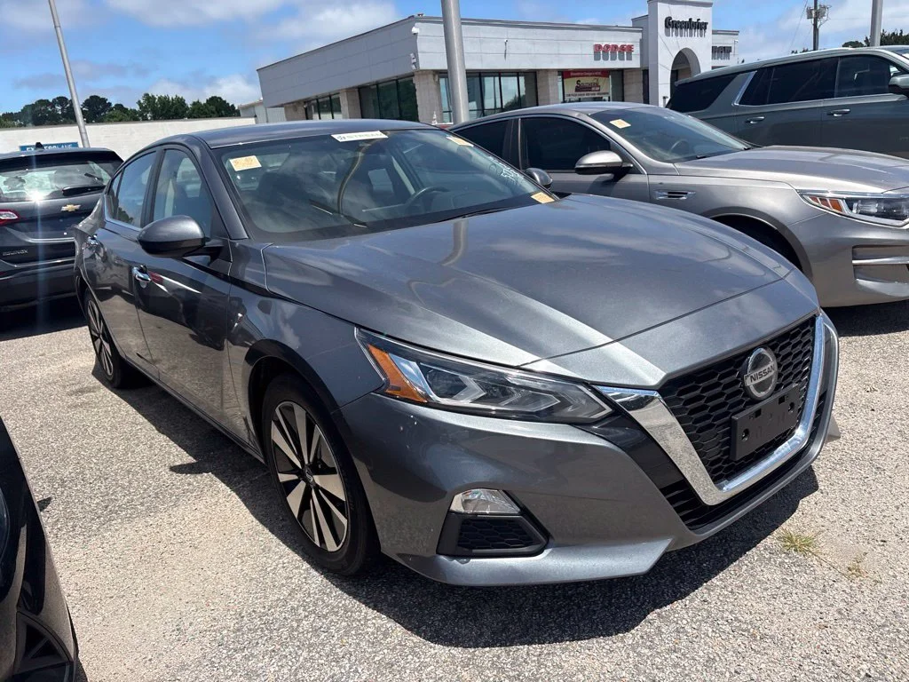Used 2022 Gray Nissan 2.5 SV image 8