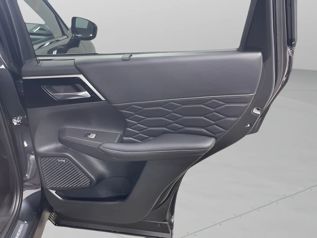 New 2026 Graphite Gray Mitsubishi SEL image 35