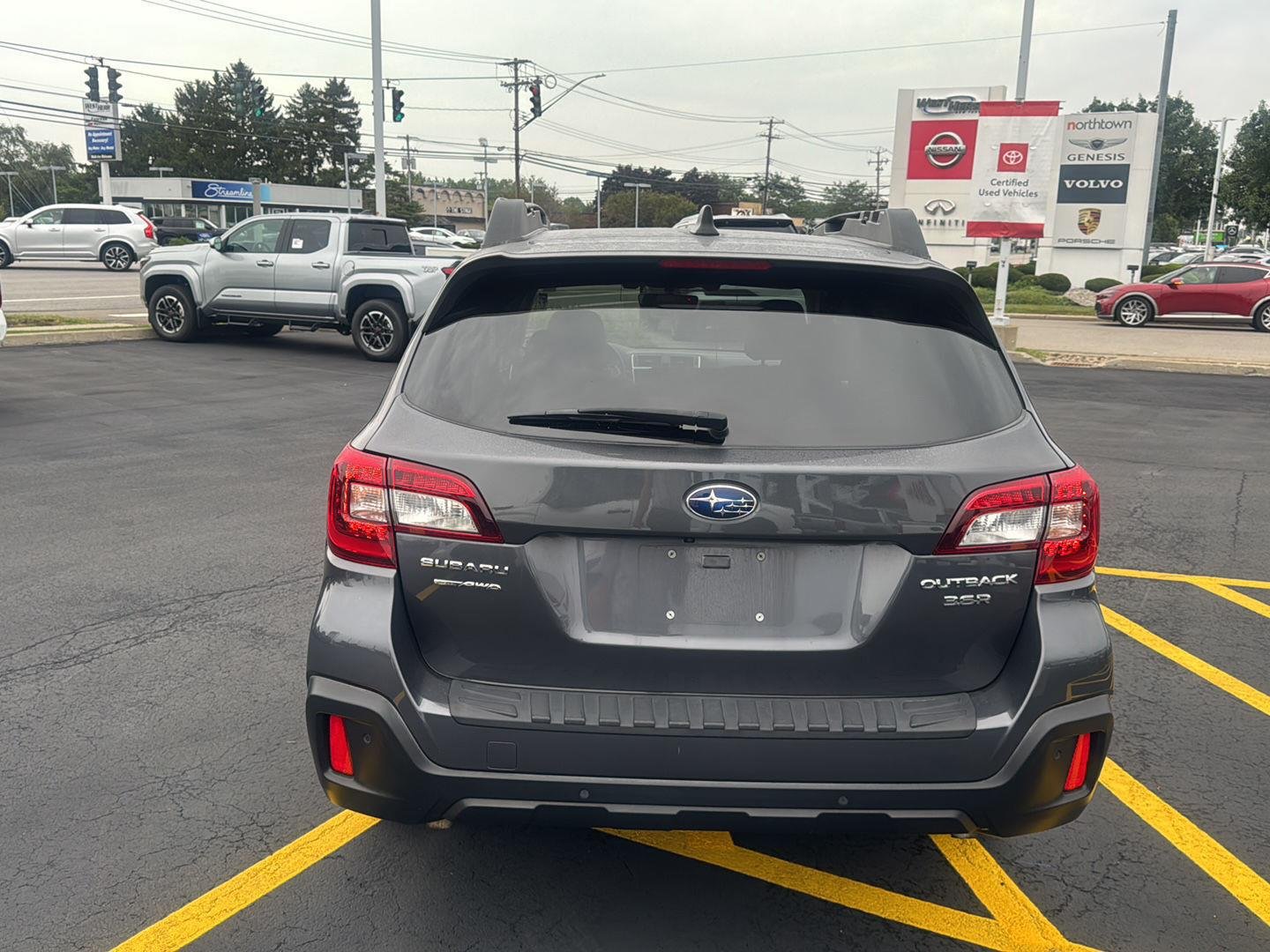 Used 2018 Magnetite Gray Metallic Subaru Limited image 5