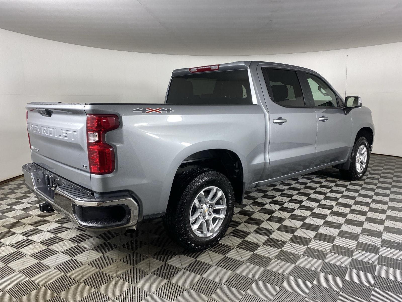 Used 2026 Sterling Gray Metallic Chevrolet LT image 7