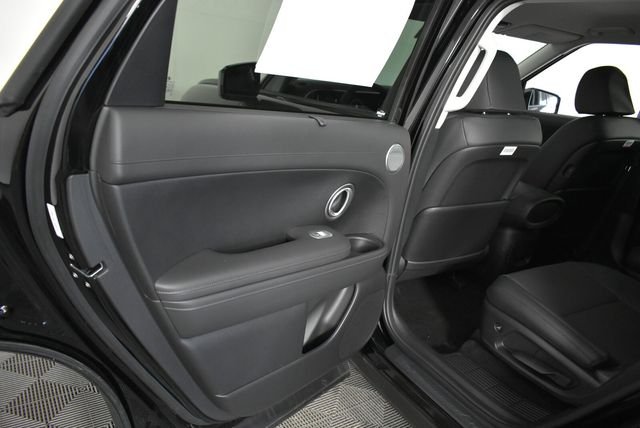 New 2026 Black Hyundai SEL 7P image 30