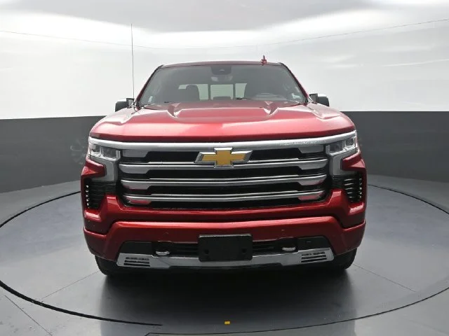 Used 2023 Red Chevrolet High Country image 3