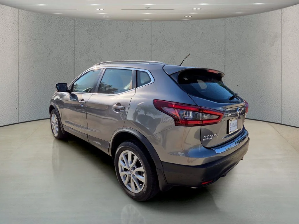 Used 2021 Gray Nissan SV image 3