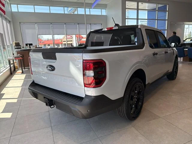 New 2026 Space White Metallic Ford XLT image 37