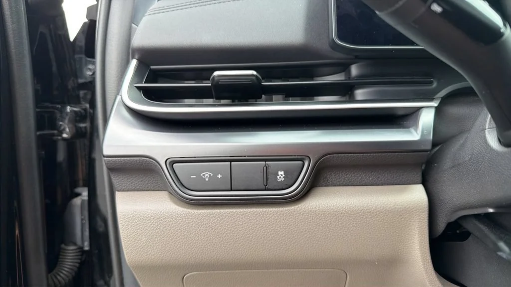 Used 2025 Black Kia LXS image 29