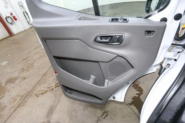Used 2025  Ford Base image 31