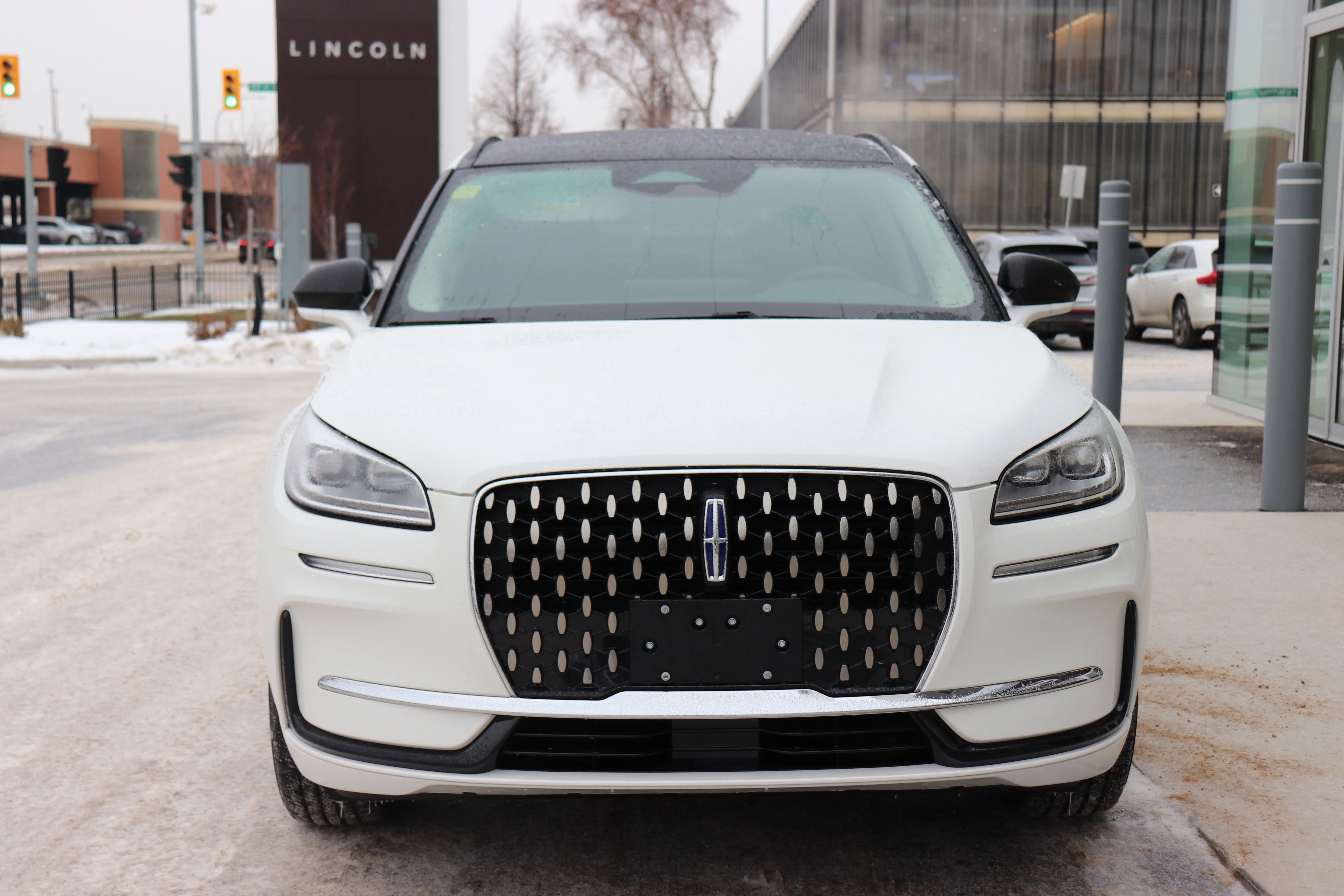 New 2025 PRISTINE WHITE MET 3C Lincoln Grand Touring image 2