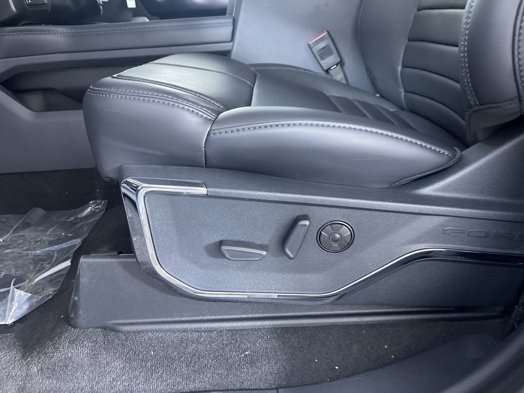 New 2026 Glacier Gray Metallic Tri-Coat Ford Platinum image 13