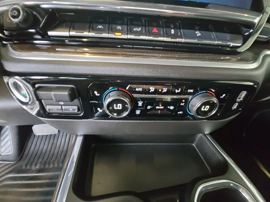 Used 2025 White Chevrolet RST image 17