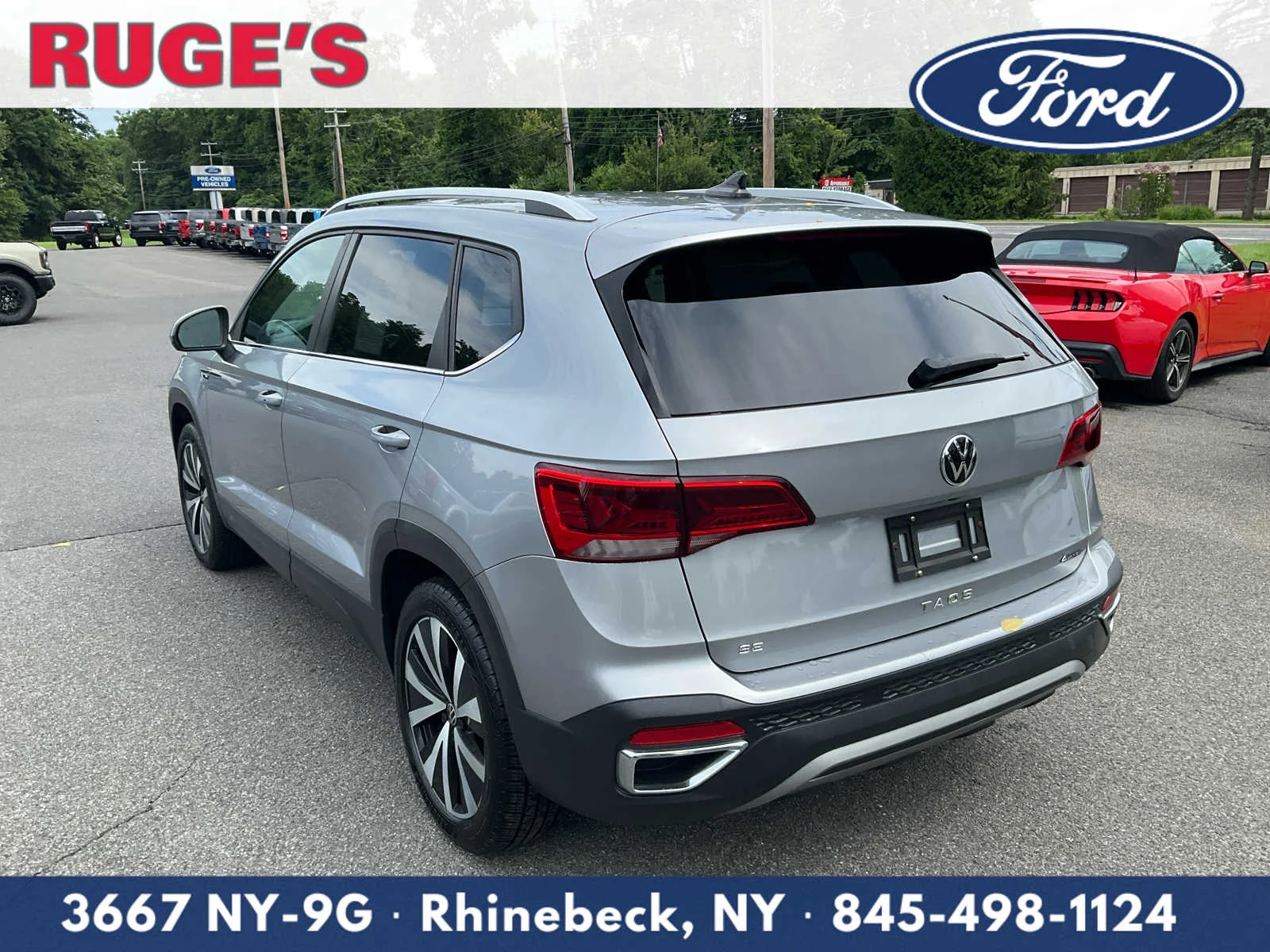 Used 2022 Pyrite Silver Metallic Volkswagen SE image 5