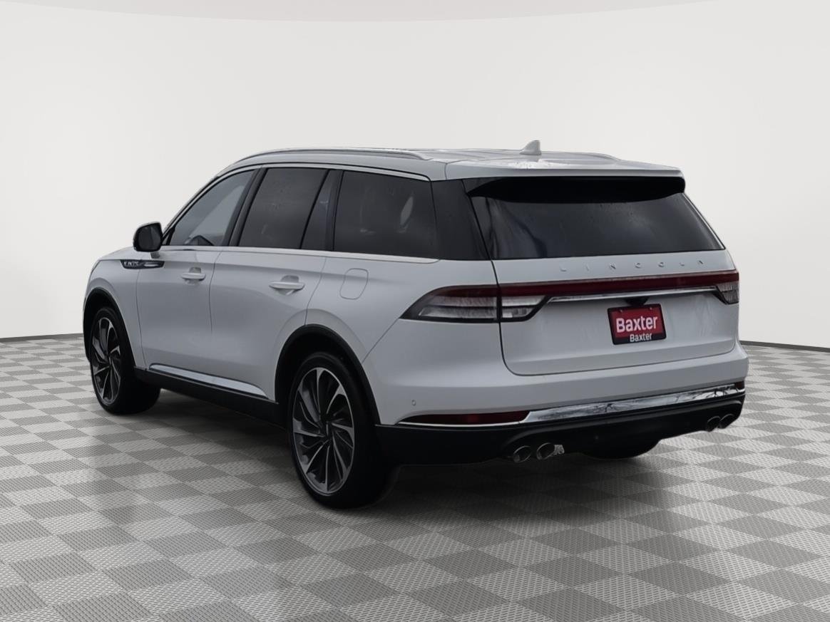 Used 2020 Pristine White Metallic Tri-Coat Lincoln Reserve image 25