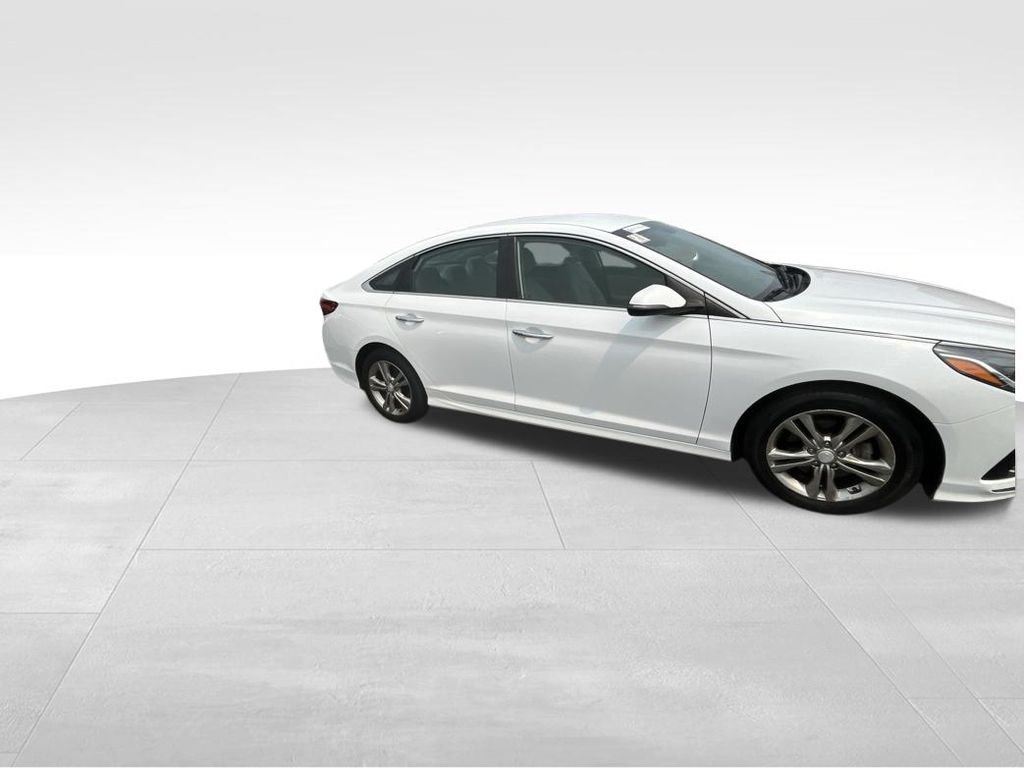Used 2019 White Hyundai SEL image 13