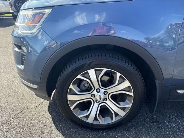 Used 2019 Blue Metallic Ford Limited image 21