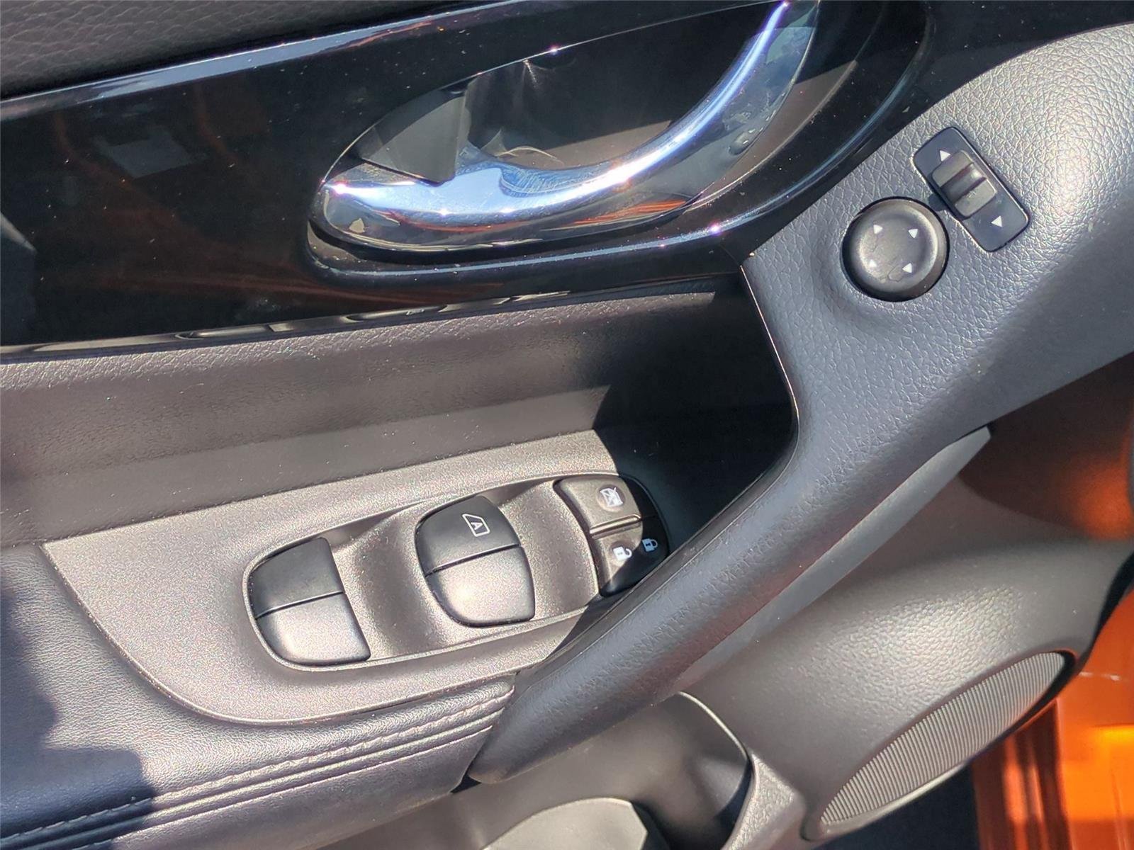 Used 2021 Monarch Orange Metallic Nissan SL image 16