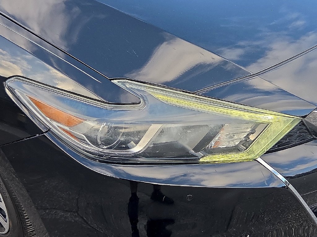 Used 2018 Black Nissan Platinum image 7