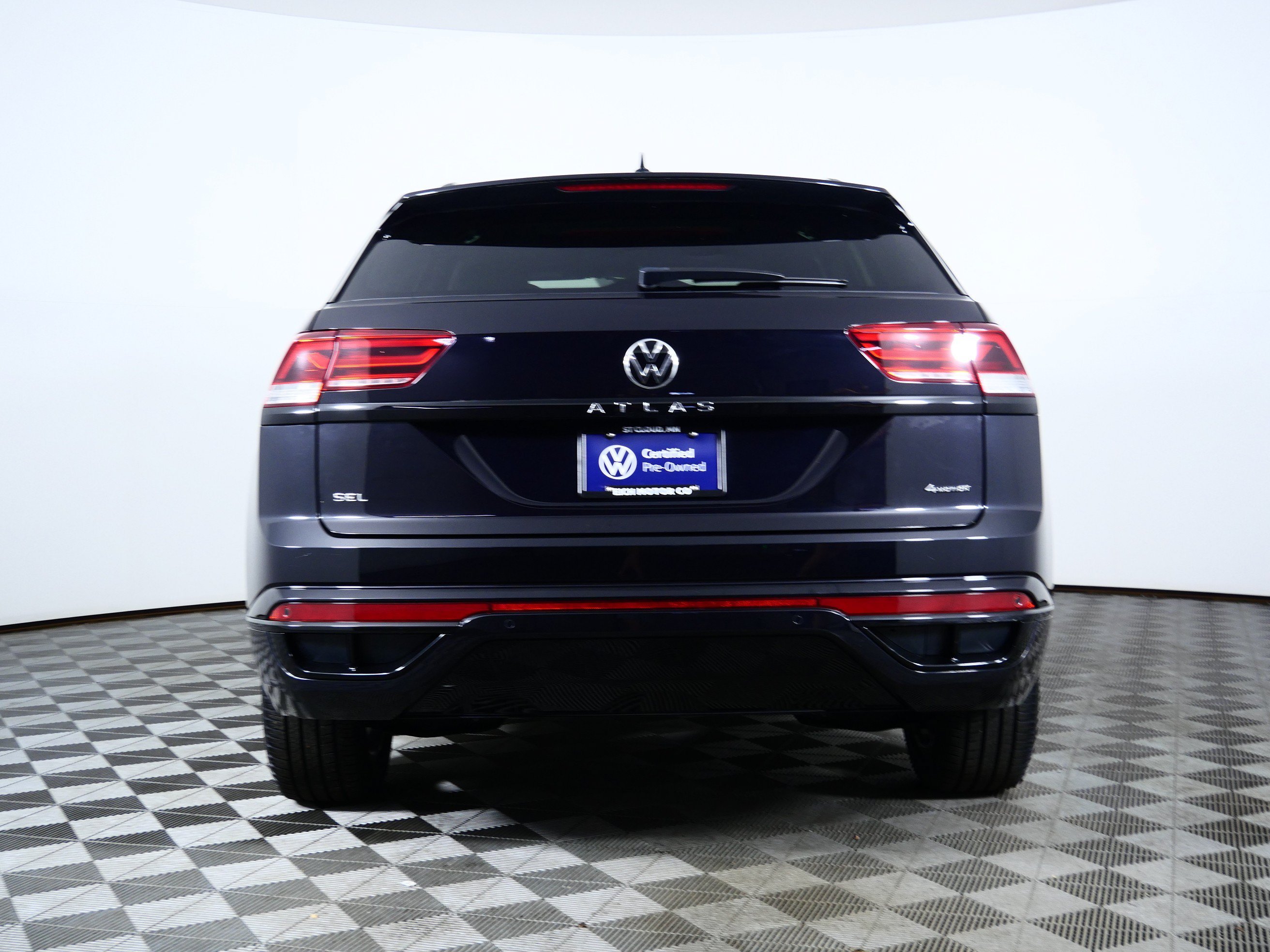 Used 2023 BLACK PEARL Volkswagen 2.0T SEL R-Line Black image 6