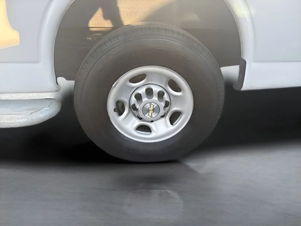 Used 2023 Summit White Chevrolet WT image 29