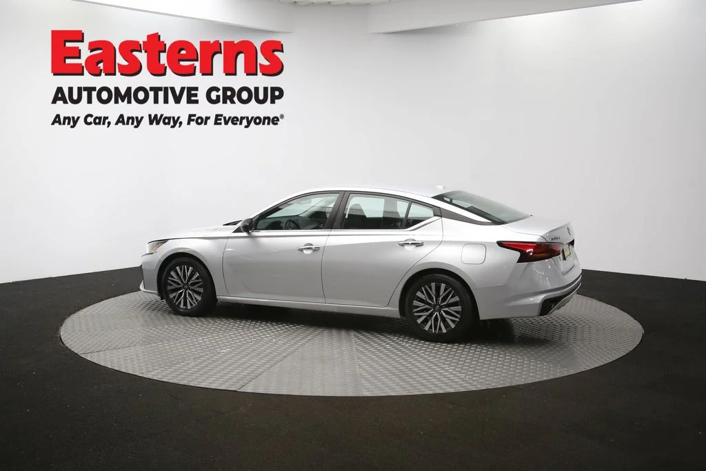 Used 2023 Silver Nissan 2.5 SR image 62