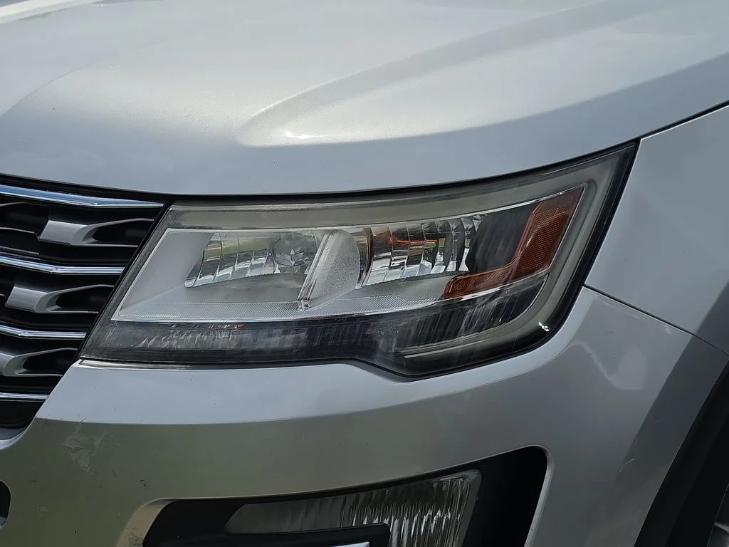 Used 2017 Silver Ford Limited image 11