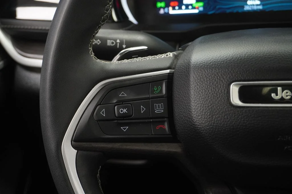 Used 2022 White Jeep 4xe image 43