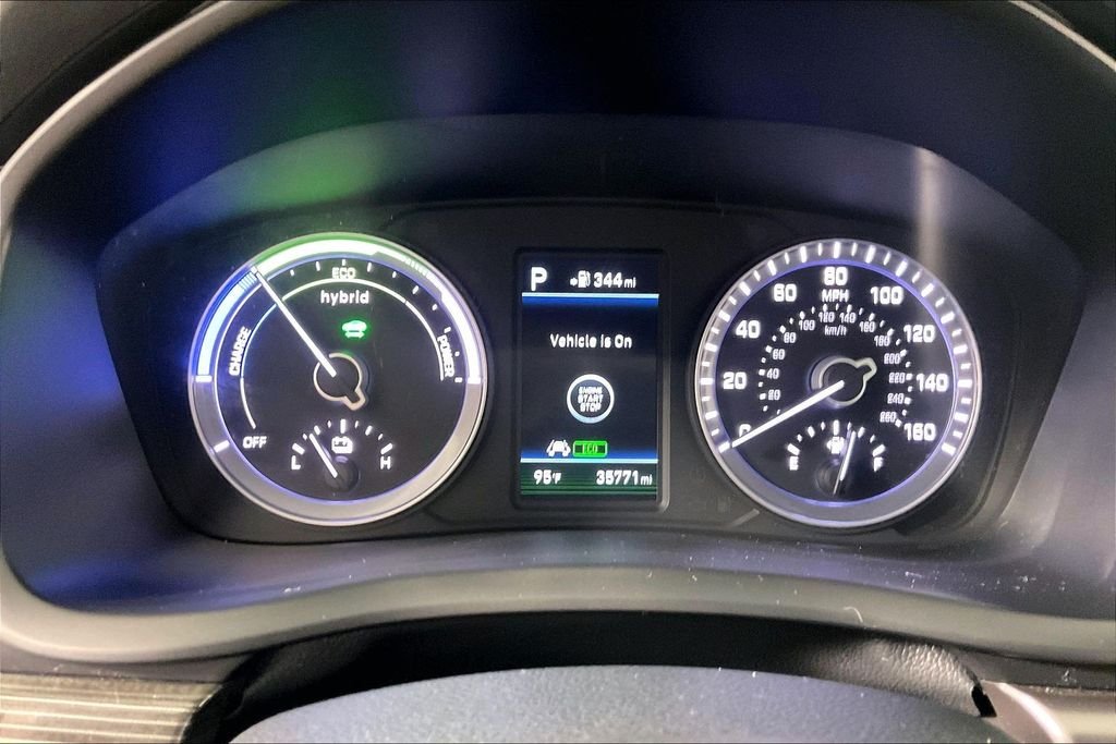 Used 2019 Silver Hyundai Limited image 12