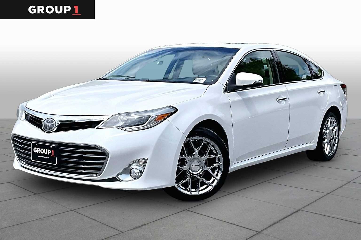 2013 Toyota Avalon Limited's photo