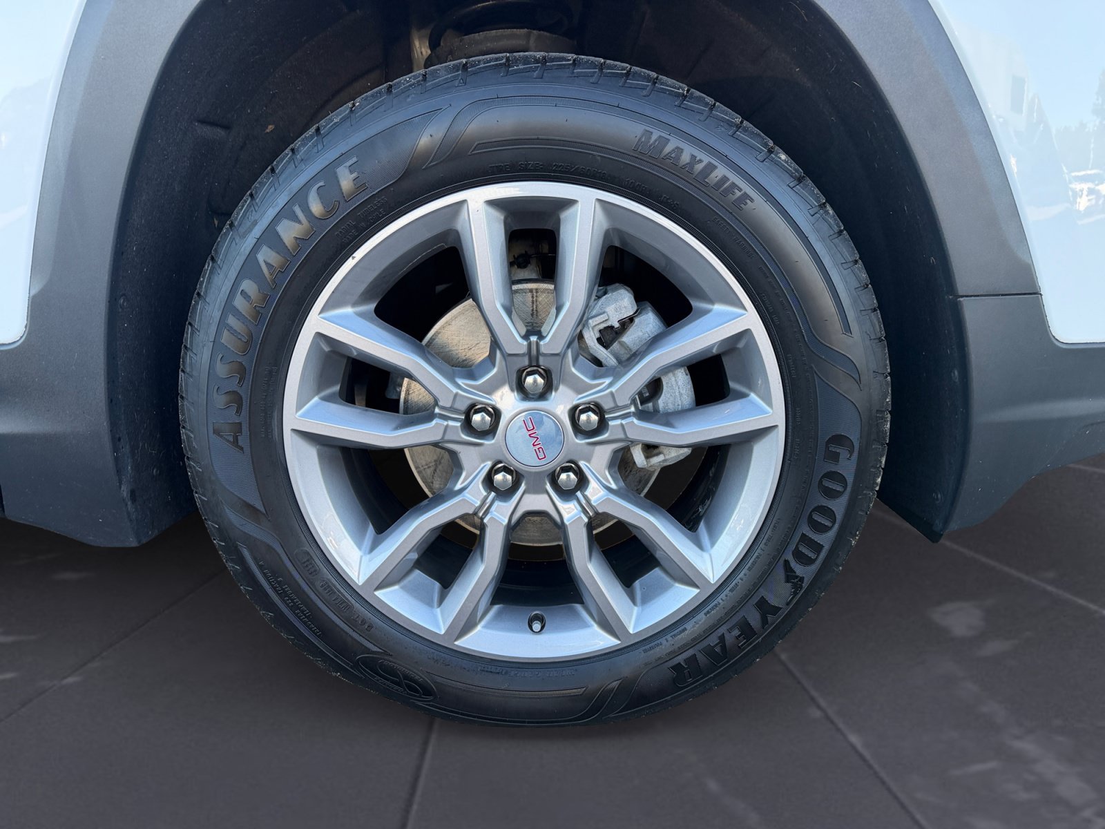 Used 2022 Summit White GMC SLT image 46