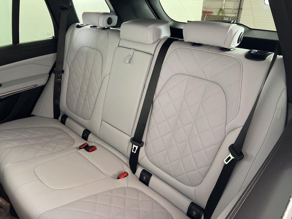 New 2026 Skyscraper Grey Metallic BMW xDrive40i image 8