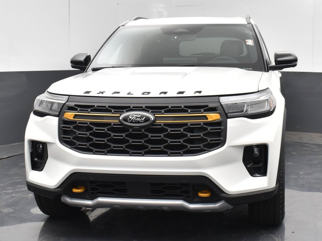 New 2026 Star White Metallic Tri-Coat Ford Tremor® image 12
