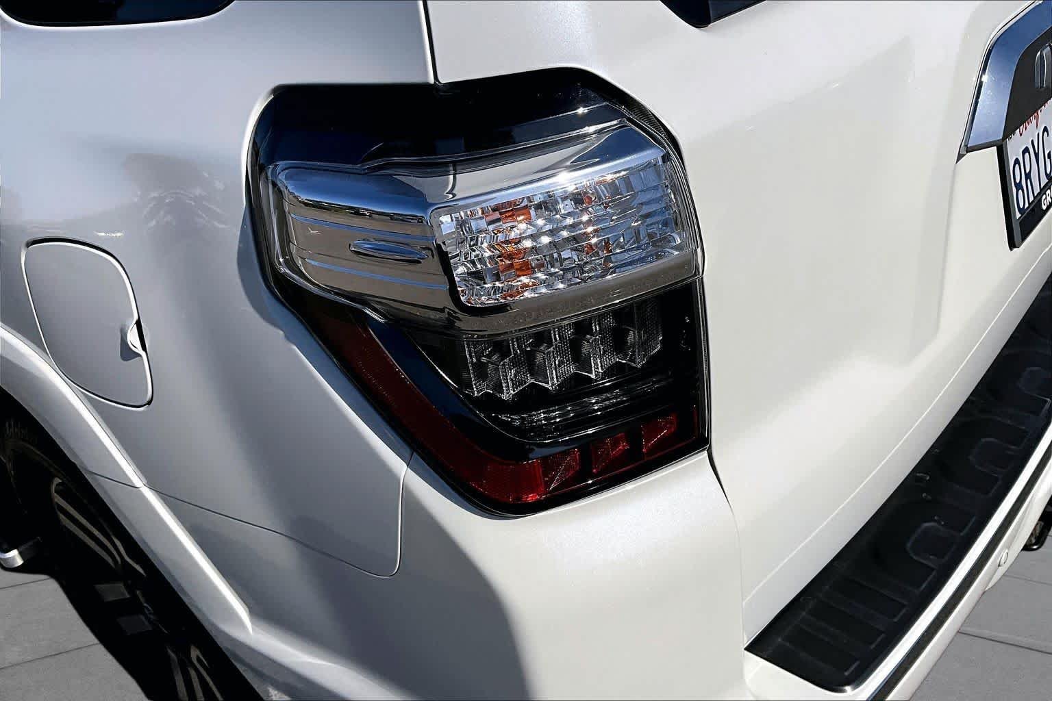 Used 2020 Blizzard Pearl Toyota Limited image 28