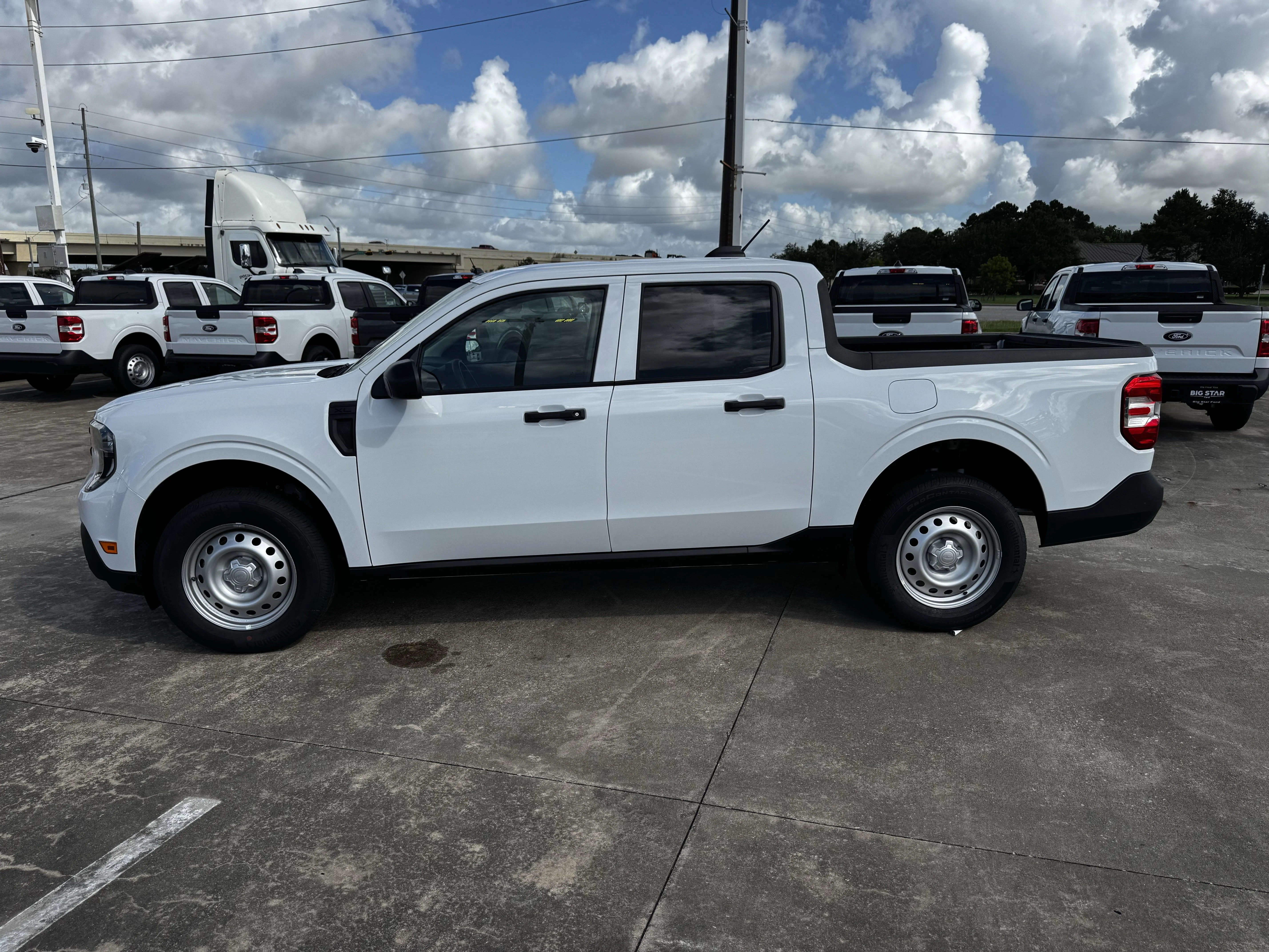 New 2026 Oxford White Ford XL image 6