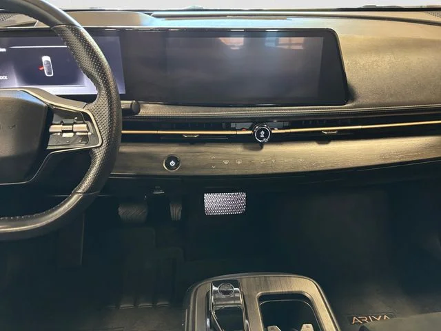 Certified Used 2023 Everest White Pearl Tricoat Black Diamond Pearl Nissan Engage image 11