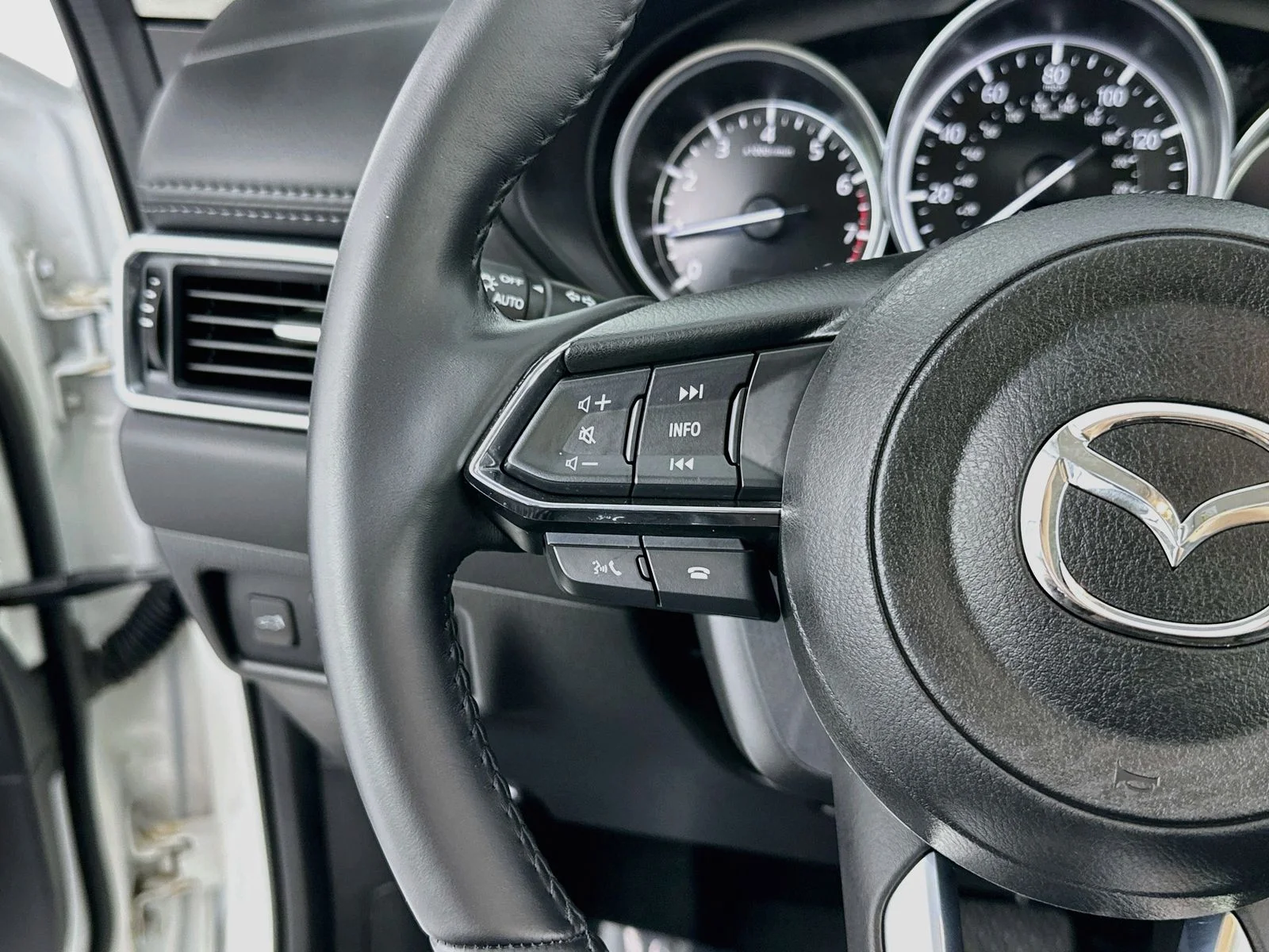 Used 2023 White Mazda 2.5 S Preferred Package image 12