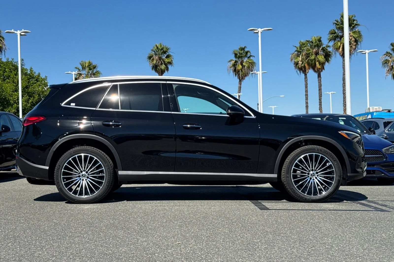 New 2027 Black Mercedes-Benz GLC 300 image 3