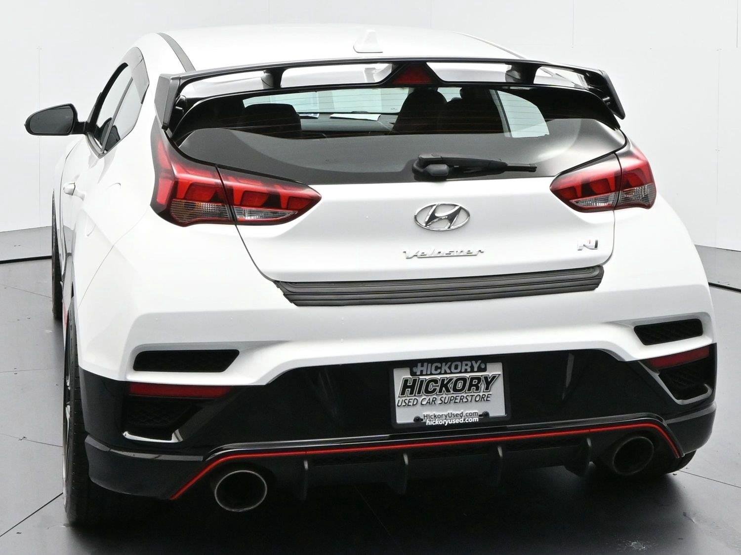 Used 2022 Lunar White Hyundai Base image 6