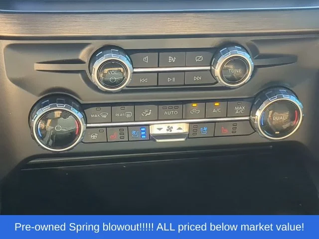 Used 2024 White Ford Lariat image 33