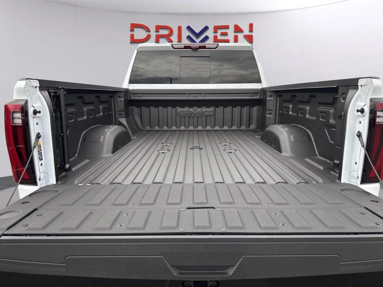 New 2026 Glacier White Tricoat GMC Denali Ultimate image 35