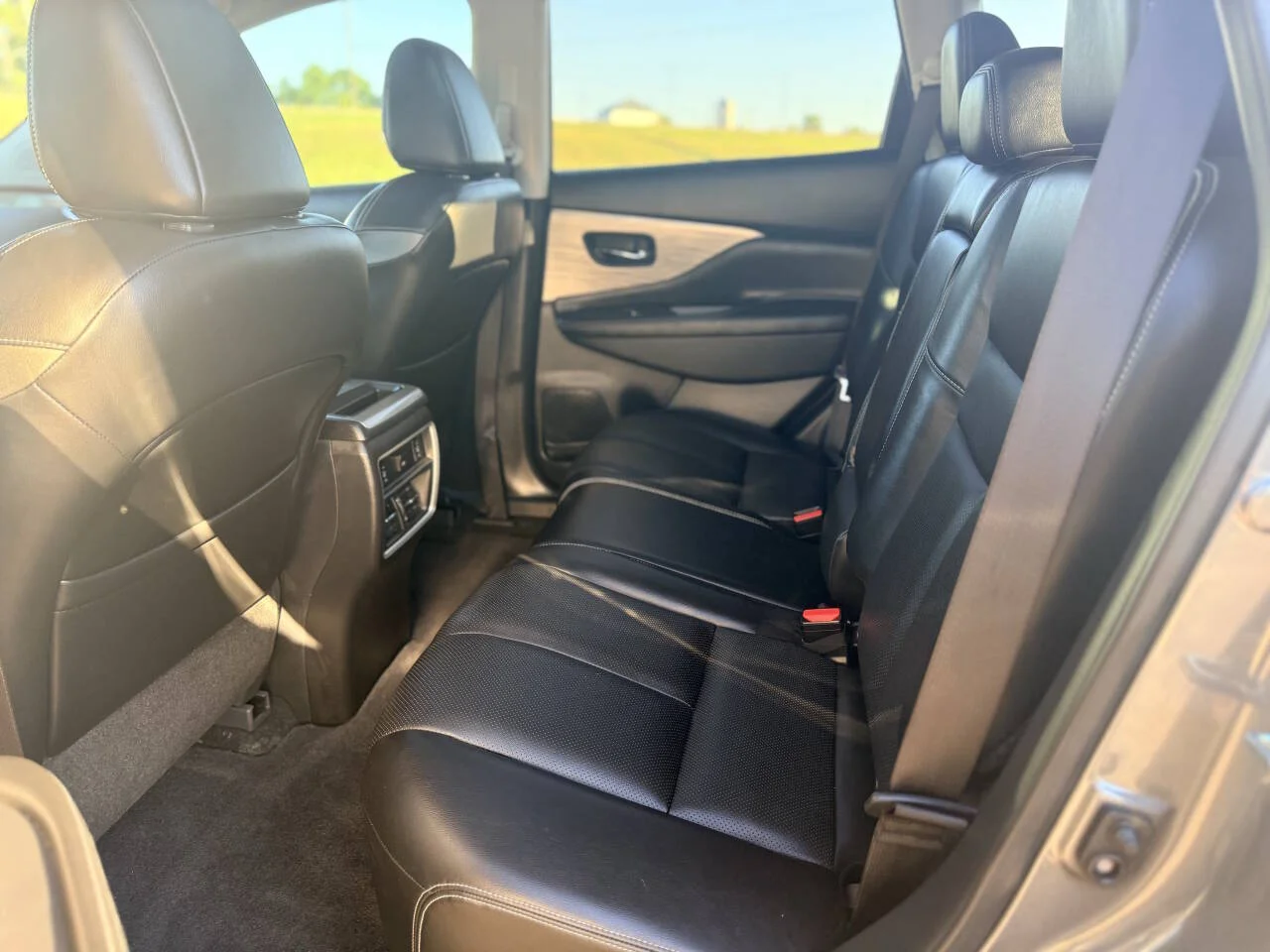 Used 2017 Gray Nissan Platinum 4dr SUV image 14