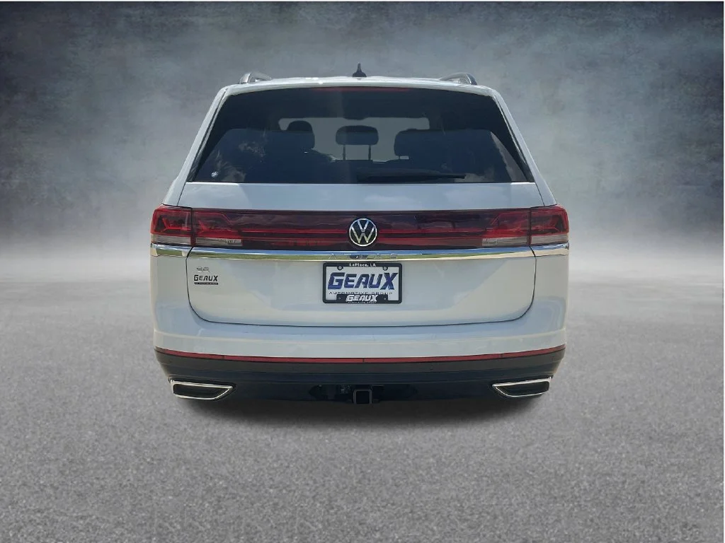 Used 2025 White Volkswagen 2.0T SE w/Technology image 6