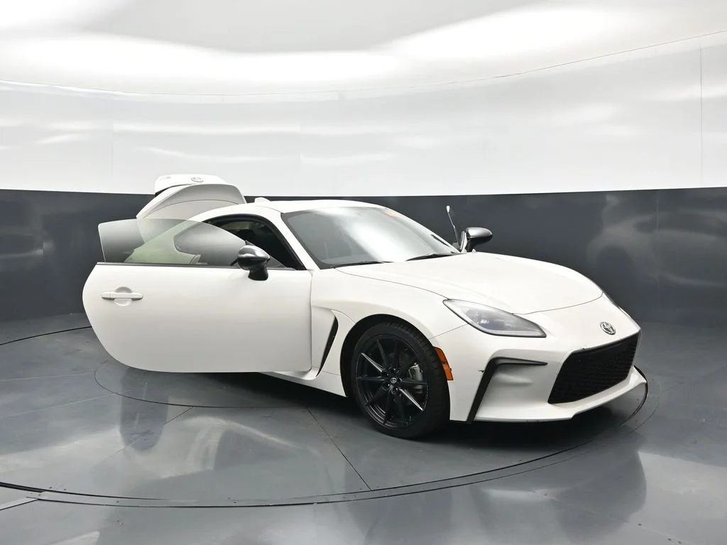 Used 2024 White Toyota Premium image 28