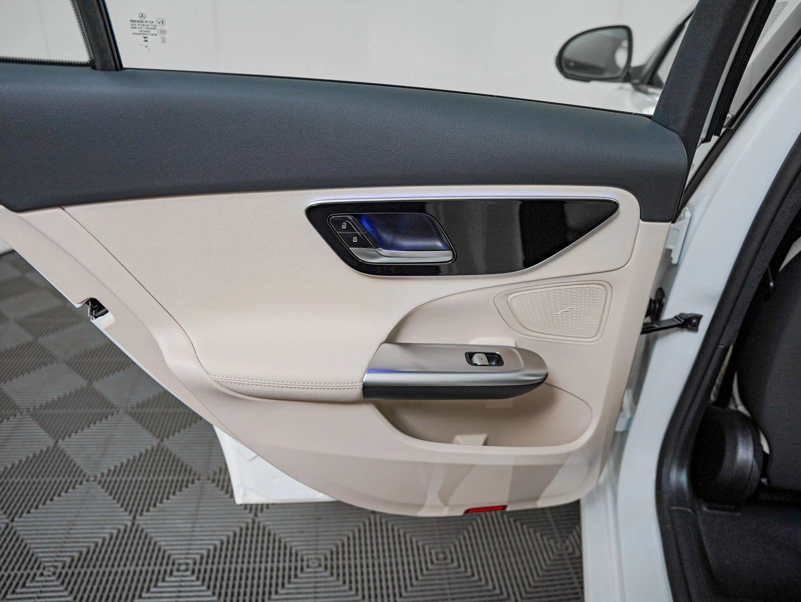 New 2026 Polar White Mercedes-Benz C 300 4MATIC® image 25