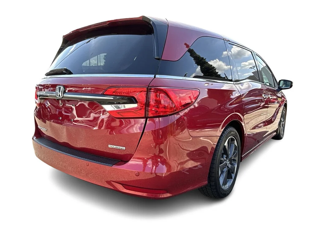 Used 2022 Radiant Red Metallic II Honda Touring No Accident History   Local BC   Clean Tit image 14