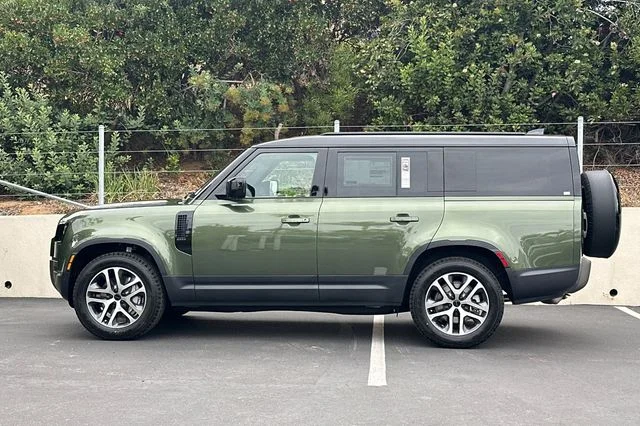 New 2026 Woolstone Green Land Rover S image 2