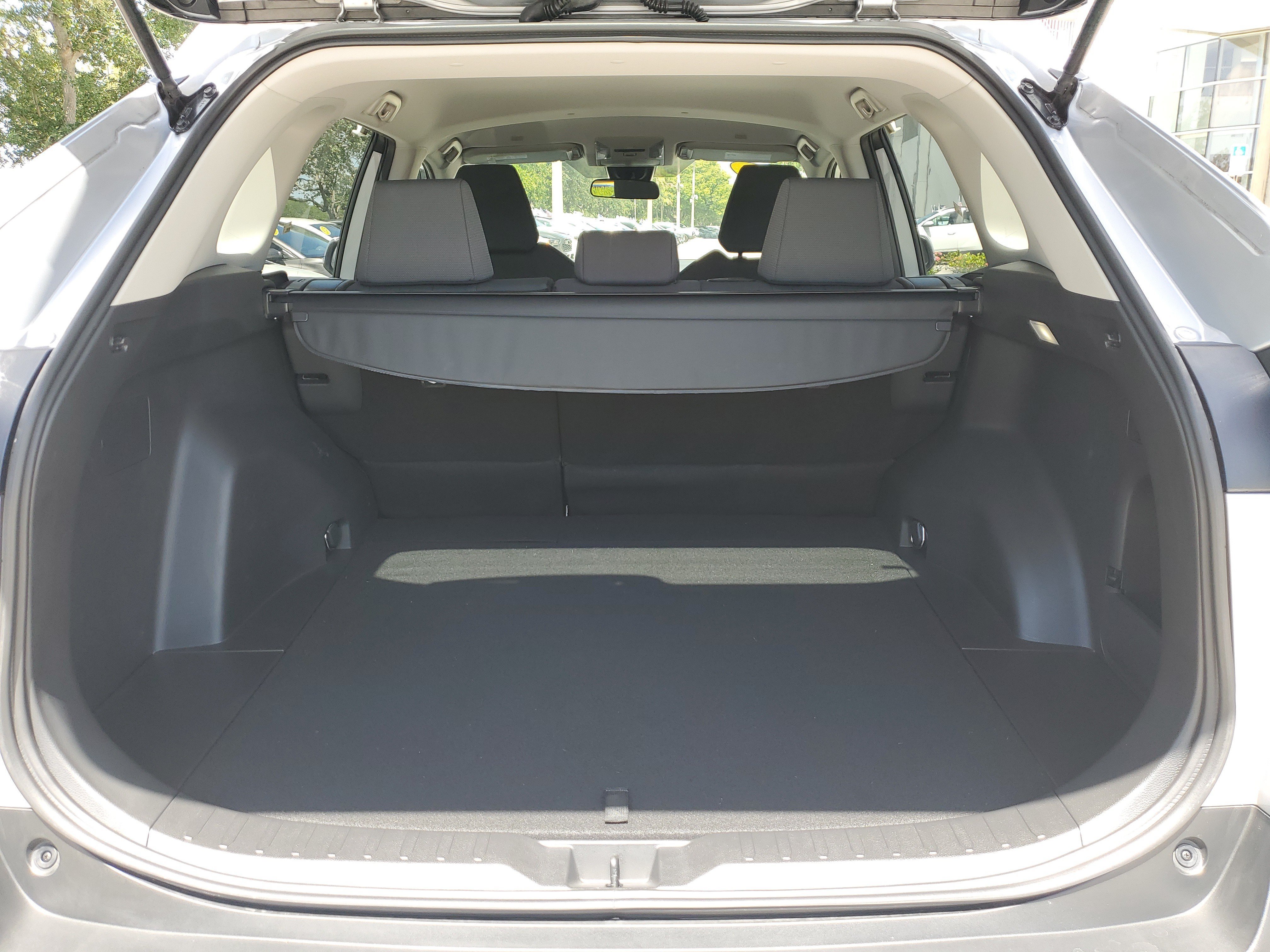 Used 2025 Silver Sky Metallic Toyota XLE image 9