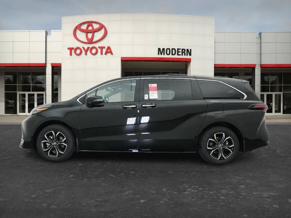 New 2026 Midnight Black Met Toyota Platinum image 2