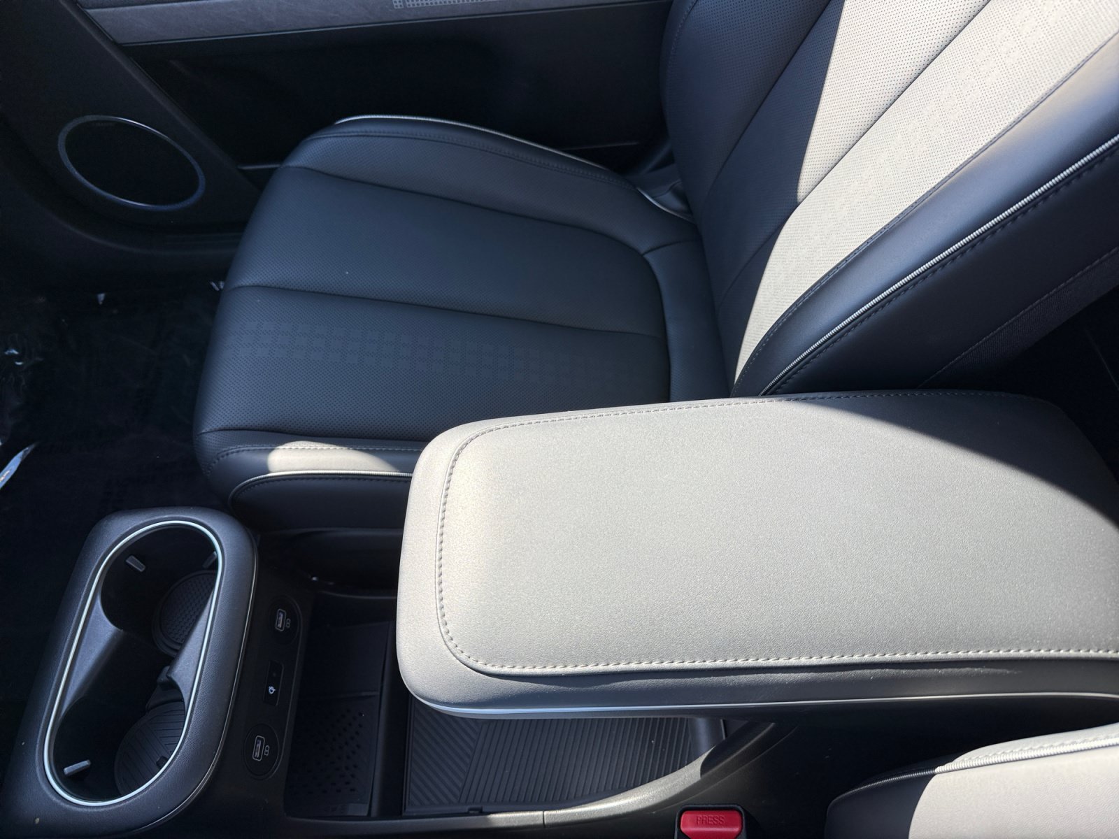 Certified Used 2024 Lucid Blue Hyundai Limited image 14