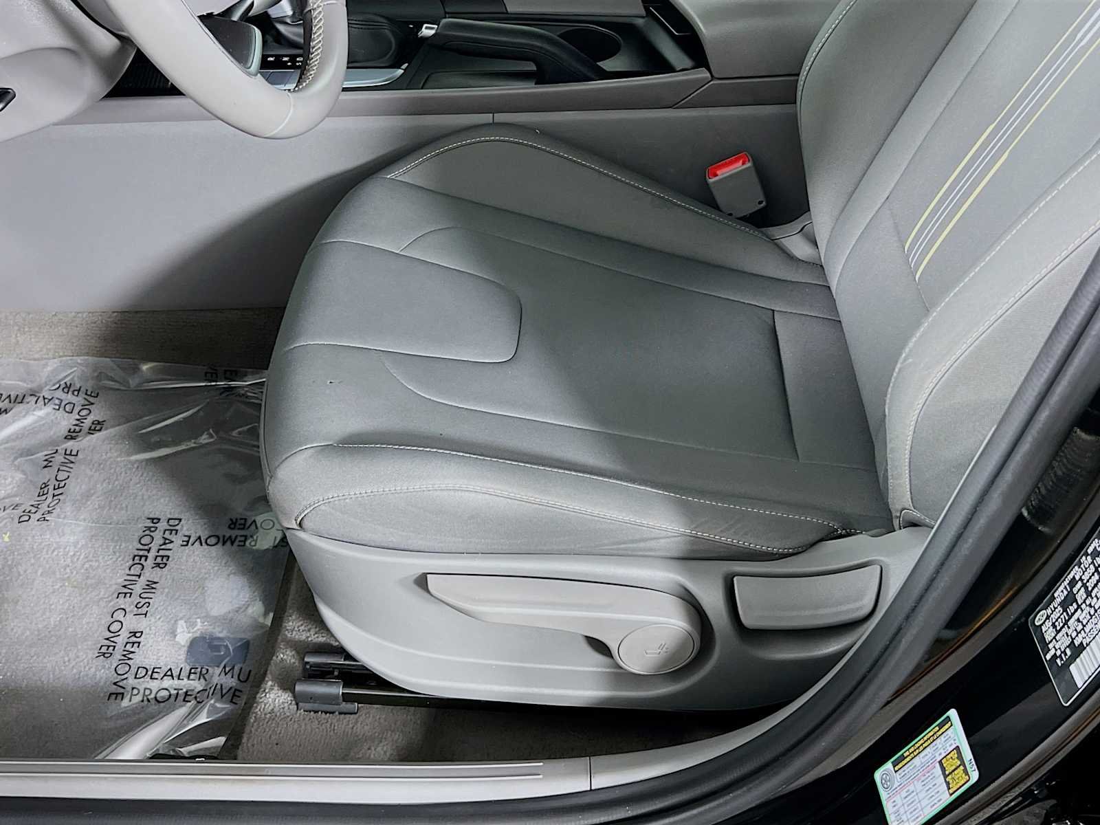 Used 2025 Abyss Black Hyundai SEL Sport image 19