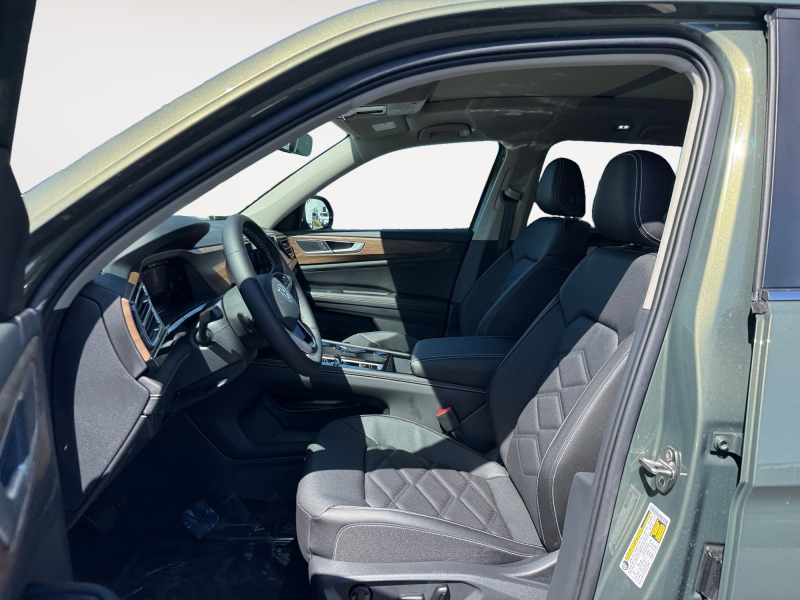 New 2026 Avocado Green Volkswagen 2.0T SE w/Technology image 10