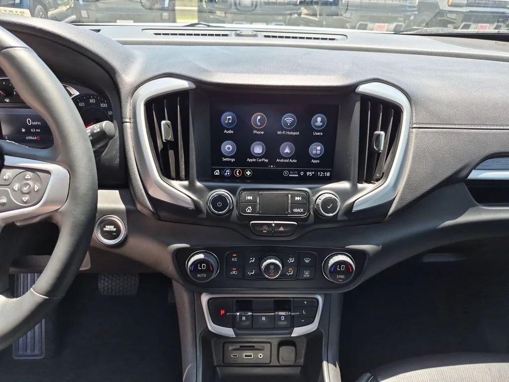Used 2023 White GMC SLT image 24