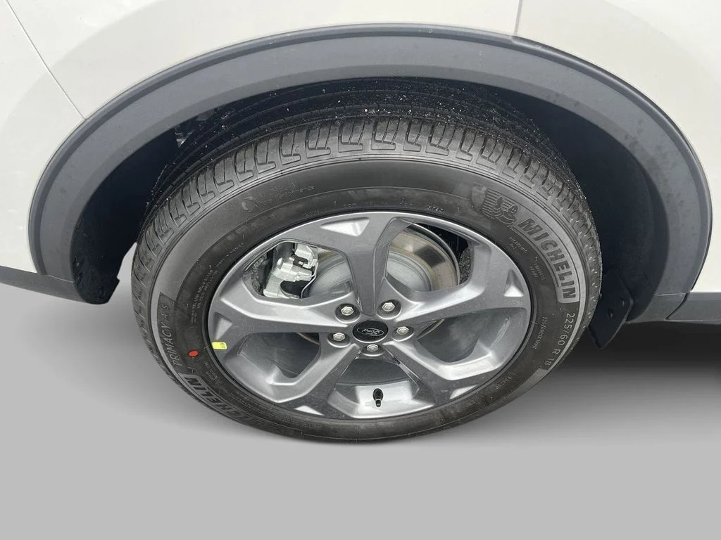 New 2026 Star White Metallic Tri-coat Ford ST-Line image 11